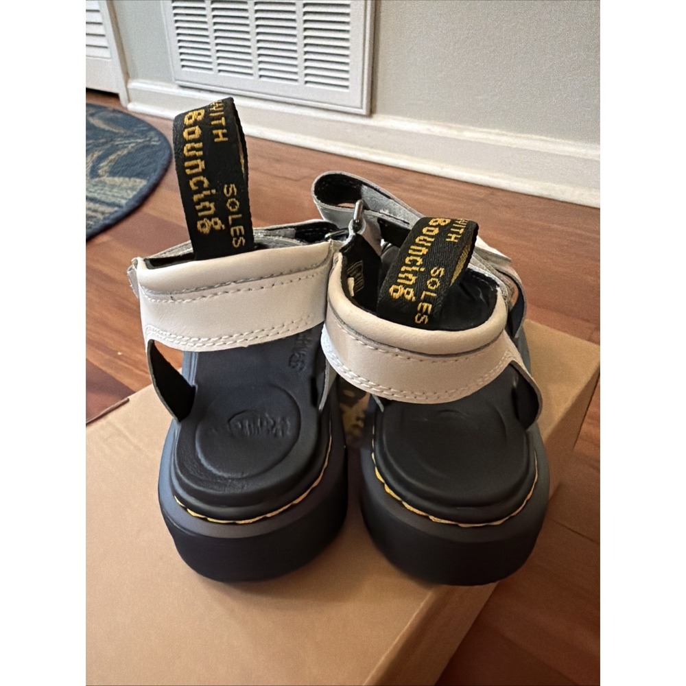 Dr. Martens Klaire J White Juniors Girls Sandals Strappy Size US 1 New With Box - Picture 4 of 10